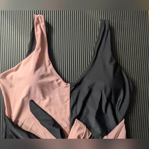 Pink Lily New Swimsuit One Piece Black Pink Bow V-neck Size XXL - Picture 5 of 10